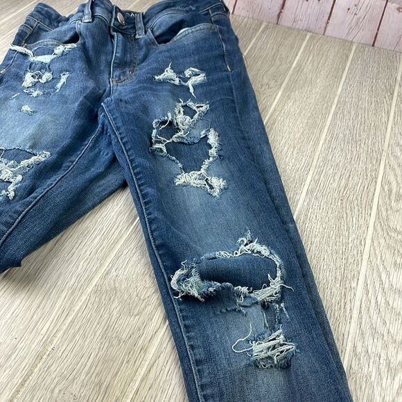 American Eagle Outfitters. Factory distressed/destroyed skinny denim jeans - Picture 2 of 10